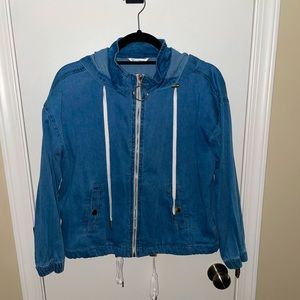 Zip-up denim jacket